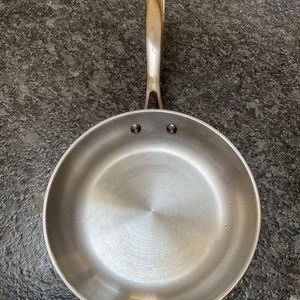 Belgique stainless steel skillet like new 10 inches